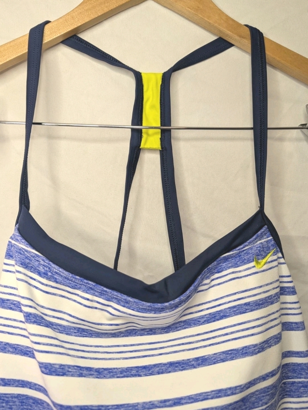 Nike swim tankini top Women Size 14 Blue White Striped - Picture 2 of 4